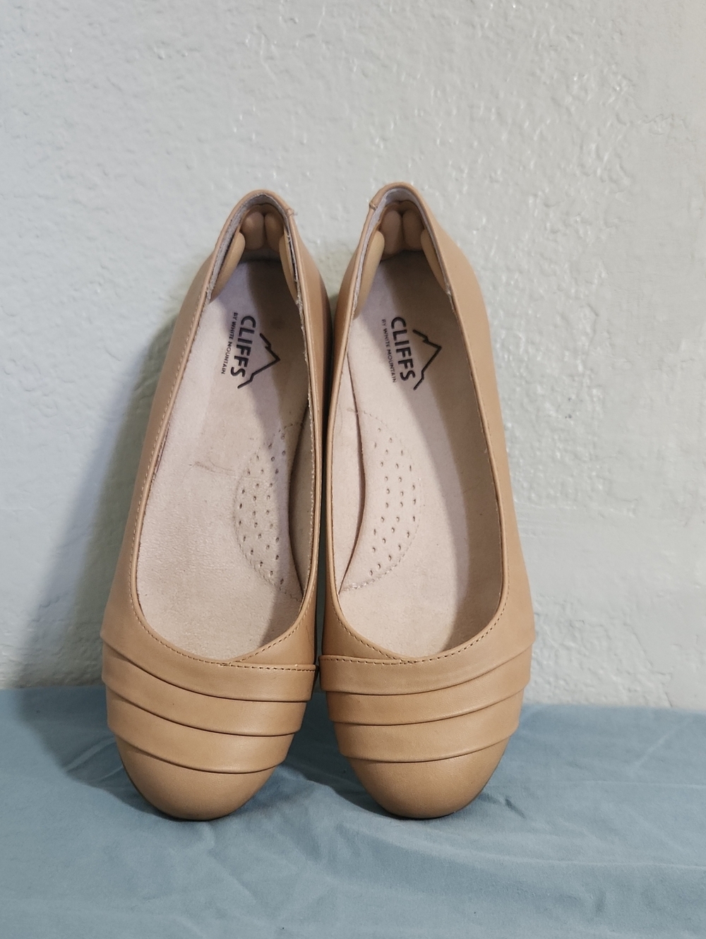 Size 6.5 M Cliffs by WHITE MOUNTAIN Women’s Tan Slip-On Ballet Flats